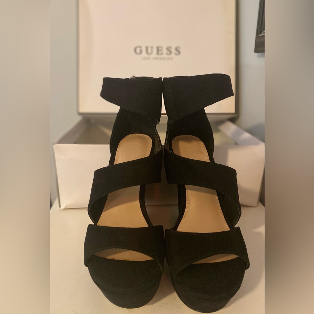 NWB Guess “GWWedgely” Black Vegan Suede Strappy Platform Wedge 6